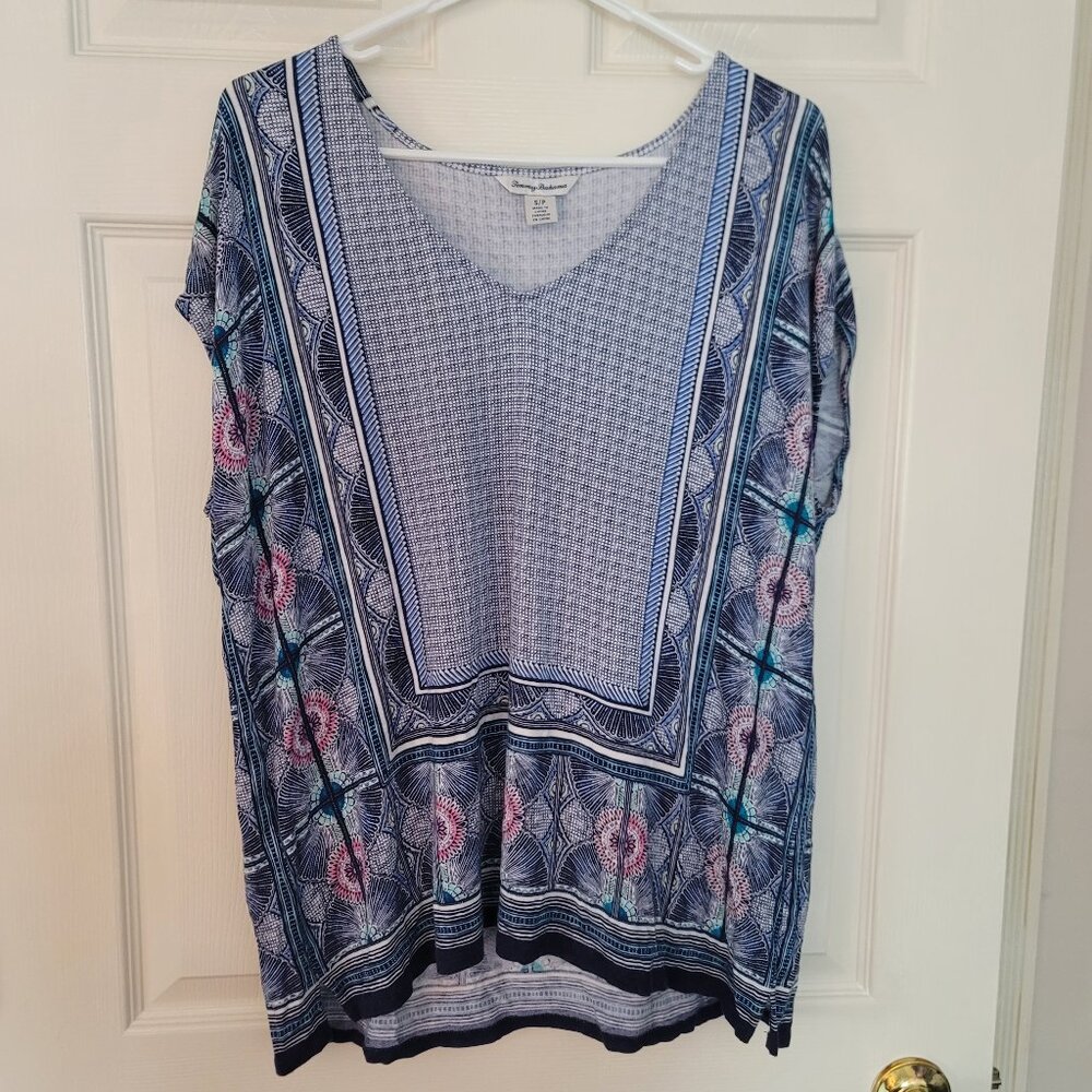 Womens patterned short sleeved Tommy Bahama comfortable shirt - size S